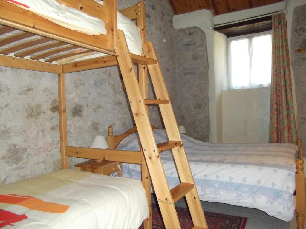 Ferme Auberge La Tindelle La Cresse الغرفة الصورة